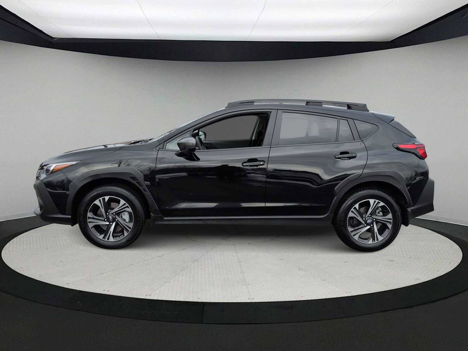 Used 2025 Subaru Crosstrek 2.0i Premium image 5