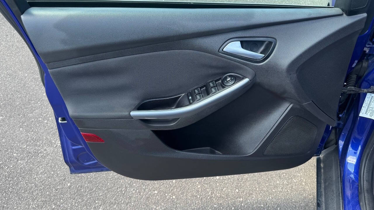 Used 2013 Ford Focus Titanium w/ Titanium Handling Pkg FWD image 13
