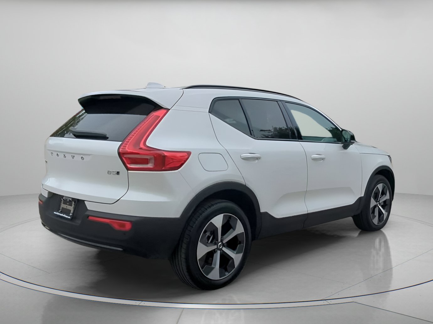 Used 2026 Volvo XC40 B5 Plus AWD/4WD image 28