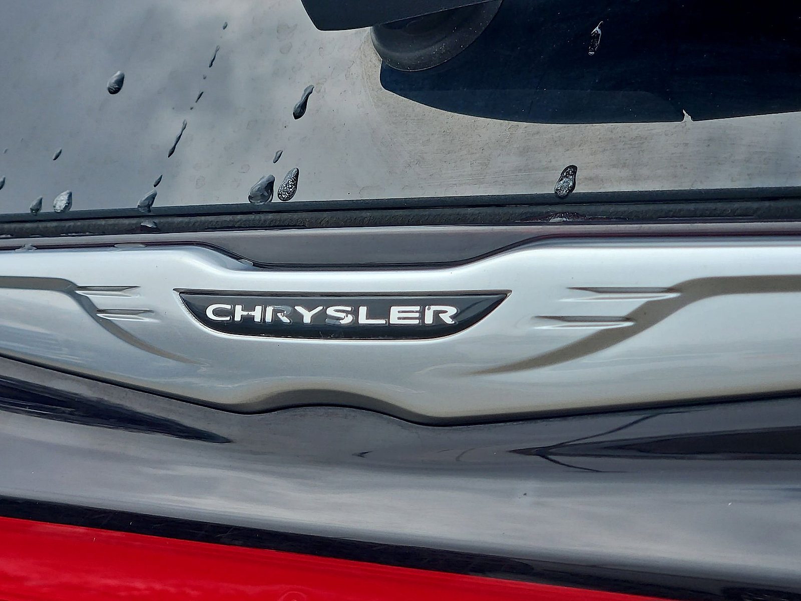 Used 2024 Chrysler Pacifica Touring-L FWD image 24