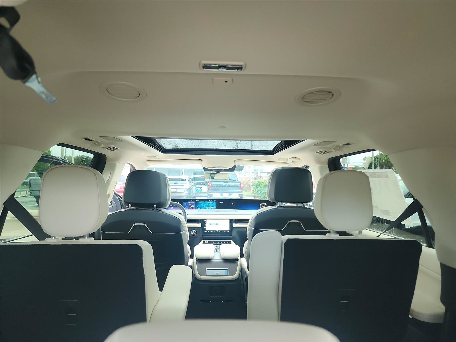 New 2027 Lincoln Navigator Reserve AWD/4WD image 22