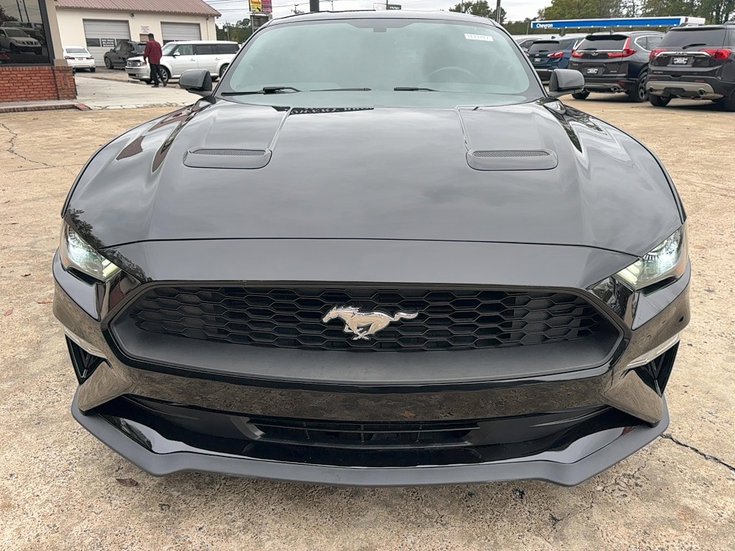 Used 2019 Ford Mustang Coupe RWD image 2