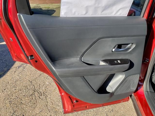 New 2026 Nissan Kicks SR w/ Cold Weather Package image 14