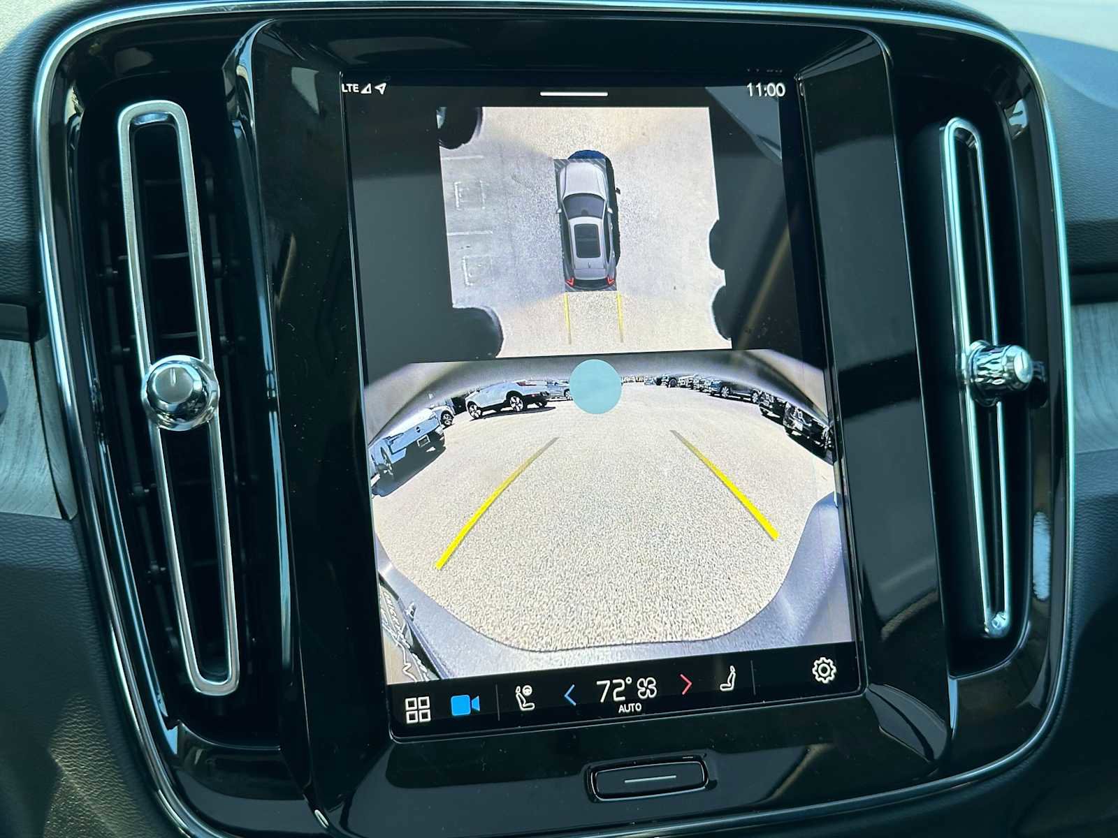 New 2025 Volvo XC40 B5 Plus w/ Protection Package Premier image 26