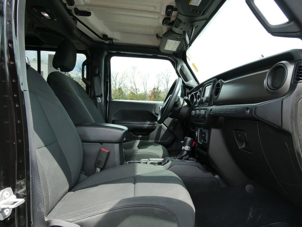 Used 2018 Jeep Wrangler Unlimited Sport AWD/4WD image 13