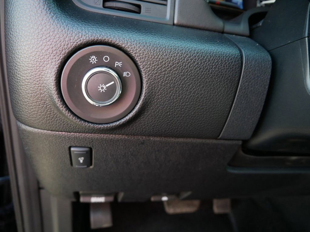 Used 2016 Lincoln Navigator Select AWD/4WD image 11
