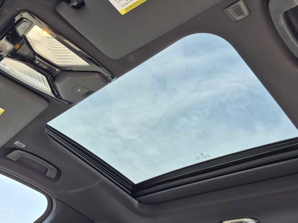 Used 2019 BMW 330i xDrive Sedan w/ Driving Assistance Package image 14