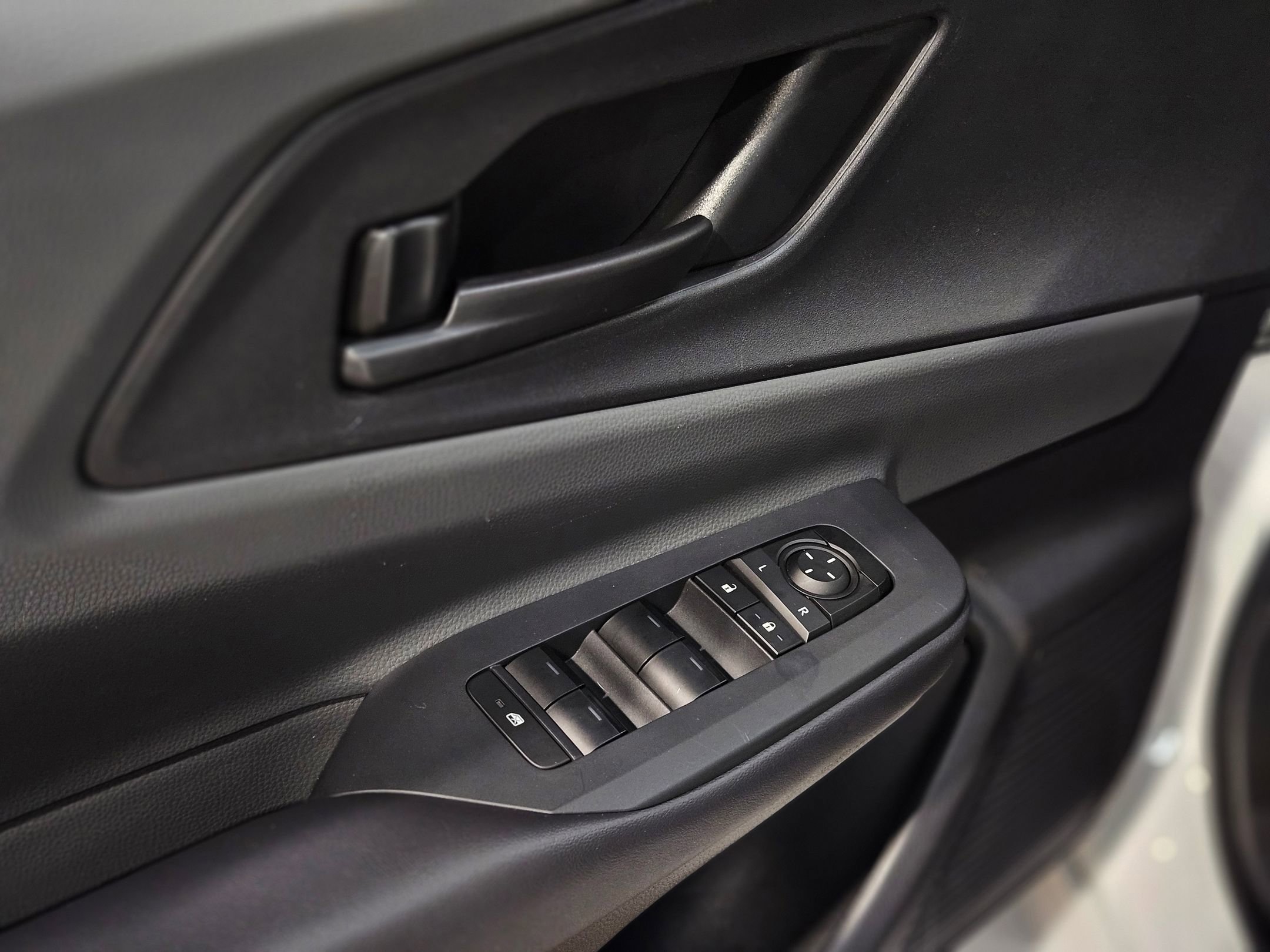 Used 2023 Toyota Prius LE image 21