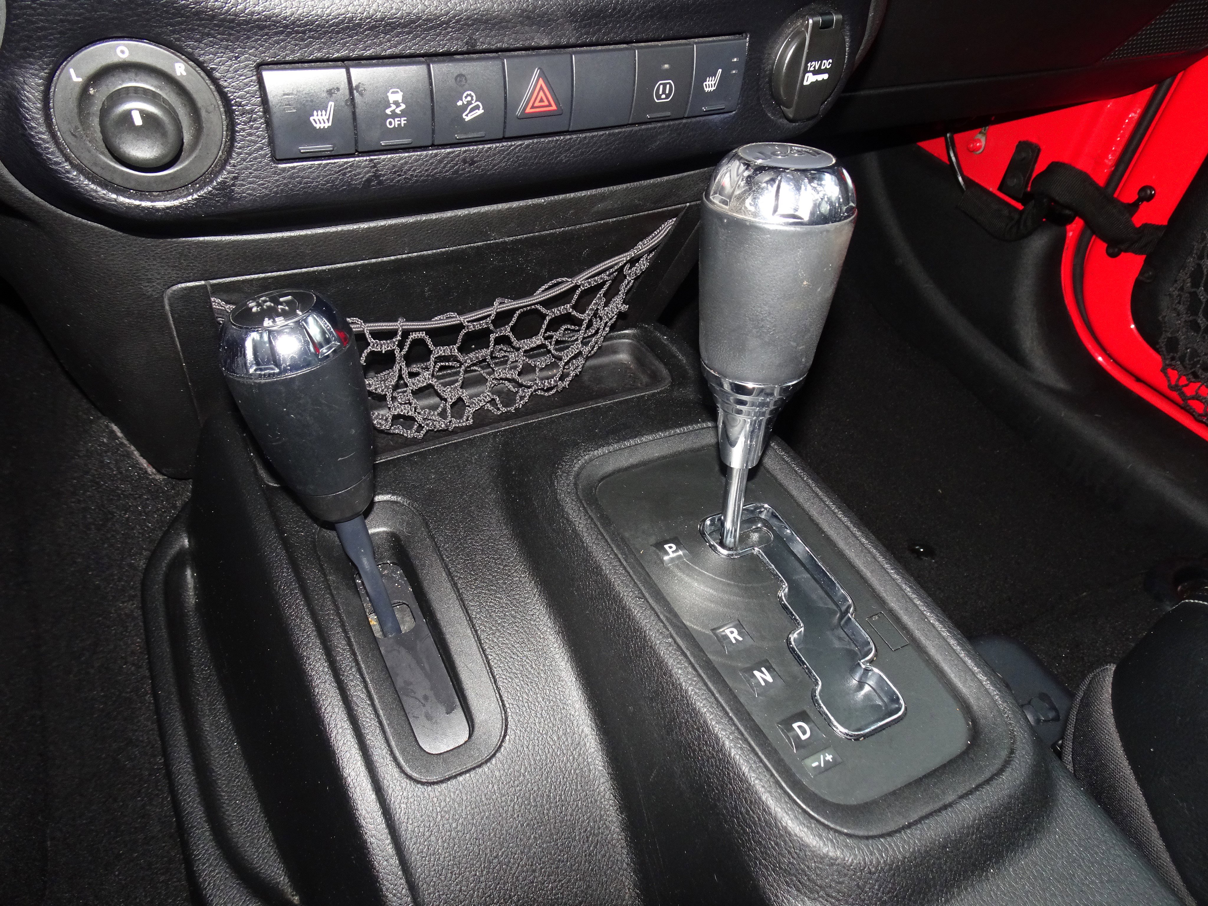 Used 2013 Jeep Wrangler Unlimited Sahara w/ Connectivity Group image 17