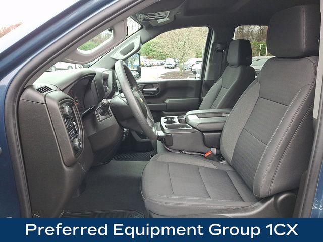 Used 2025 Chevrolet Silverado 2500 Custom w/ Custom Value Package image 2