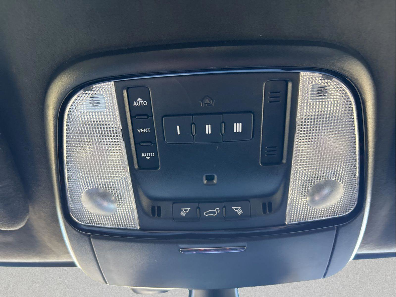 Certified 2022 Dodge Durango R/T image 35