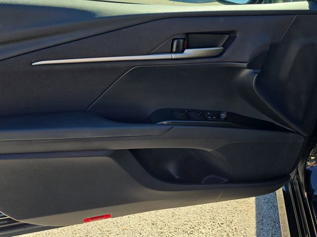 Used 2025 Toyota Camry LE image 16