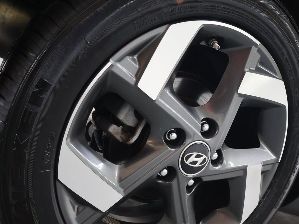 Used 2023 Hyundai Venue SEL image 29