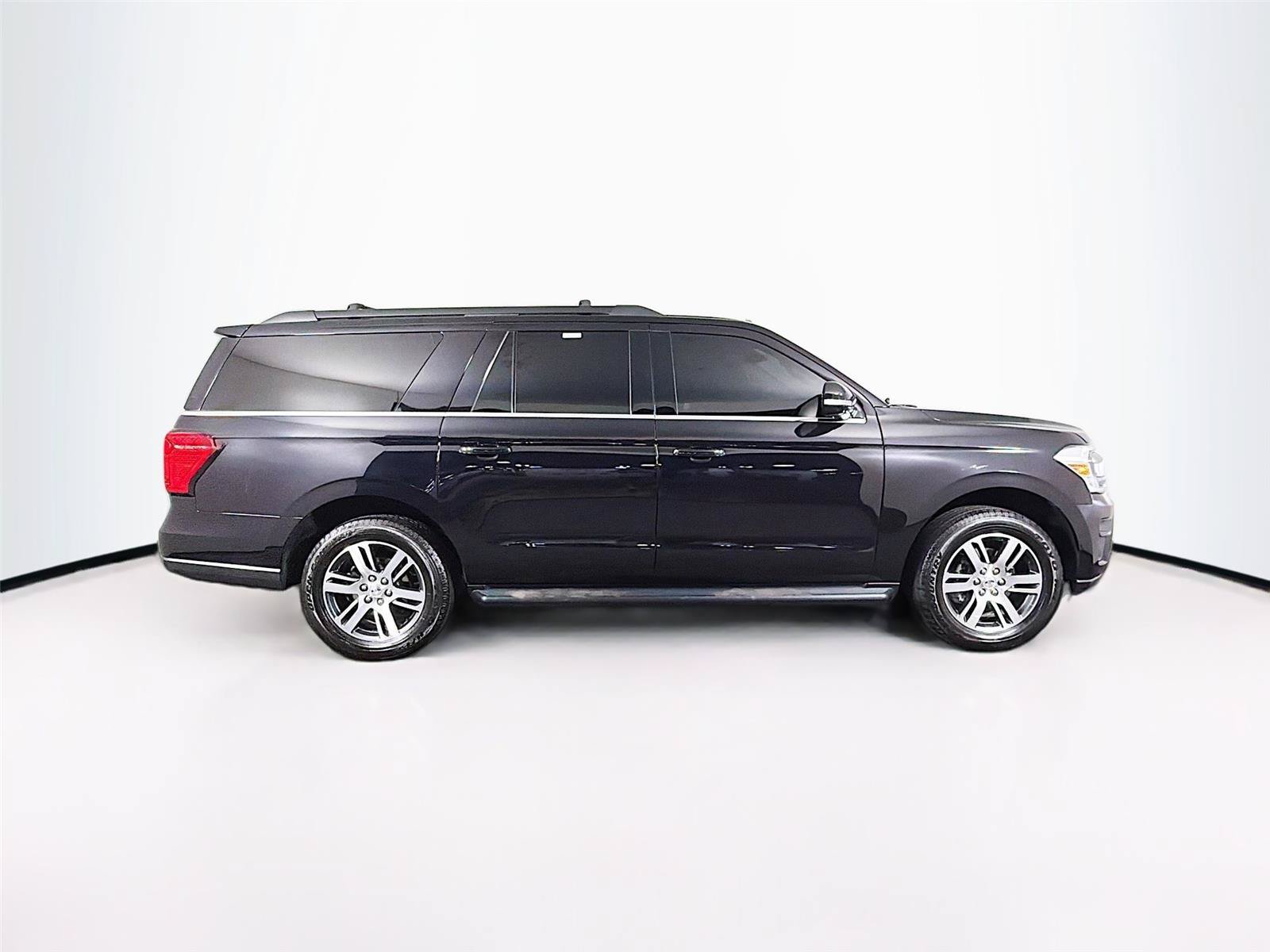 Used 2024 Ford Expedition Max XLT AWD/4WD image 12