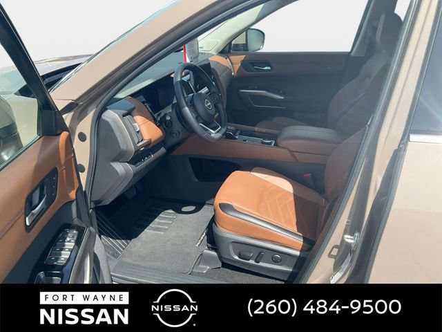 Certified 2025 Nissan Pathfinder Platinum w/ Cargo Package AWD/4WD image 12