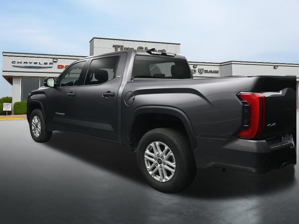 Used 2022 Toyota Tundra SR5 w/ SR5 Convenience Package AWD/4WD image 3