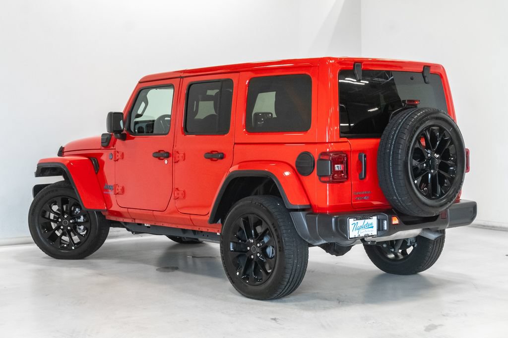 Used 2025 Jeep Wrangler Unlimited Sahara w/ Safety Group AWD/4WD image 27