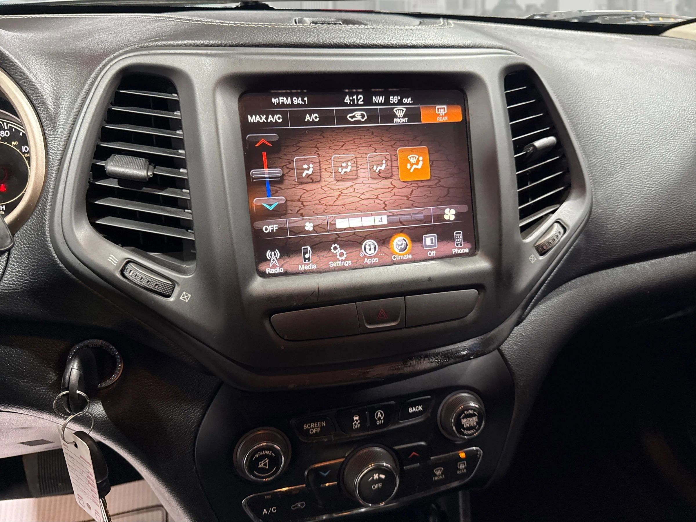 Used 2015 Jeep Cherokee Latitude image 19