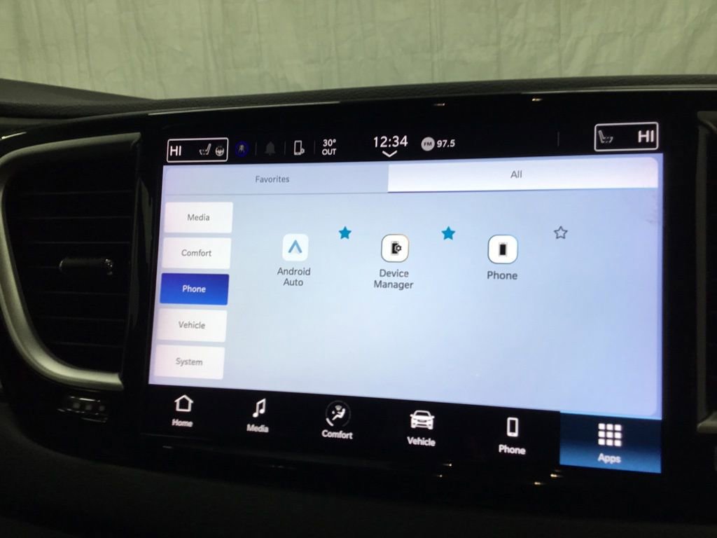 Used 2023 Chrysler Pacifica Touring-L image 30