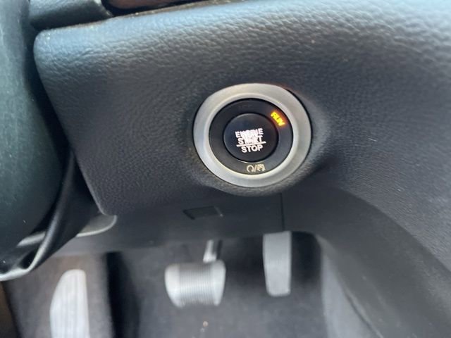 Used 2018 Chrysler Pacifica Limited w/ Tire & Wheel Group image 23