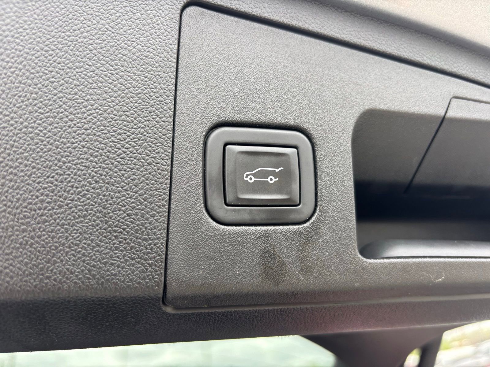 Used 2023 Cadillac XT4 Premium Luxury image 22