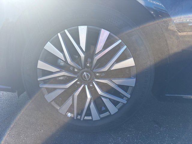 Used 2025 Nissan Altima 2.5 SV image 16