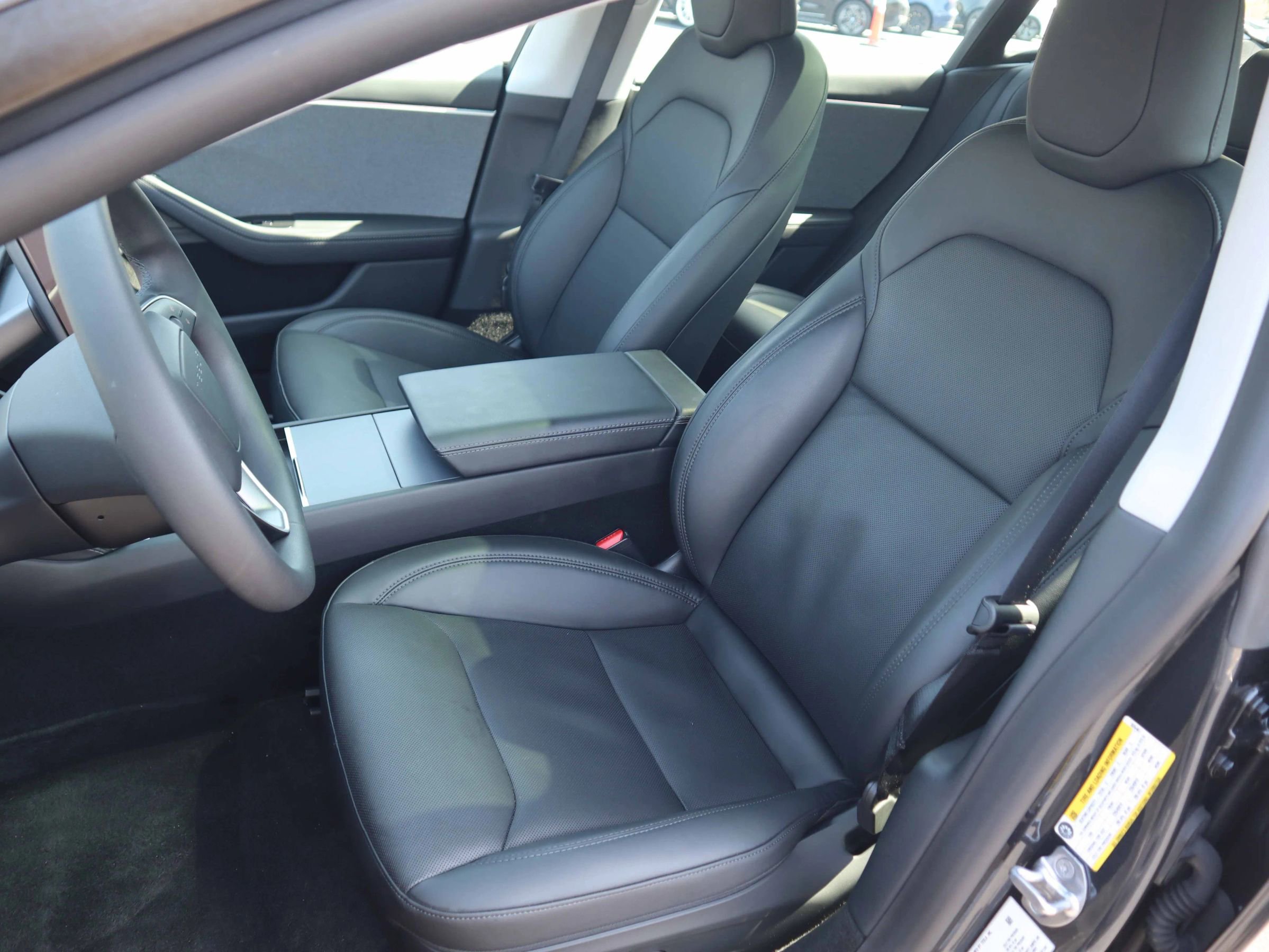 Used 2025 Tesla Model 3 image 2