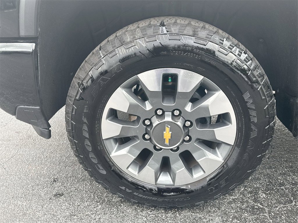 Used 2025 Chevrolet Silverado 2500 Custom image 12