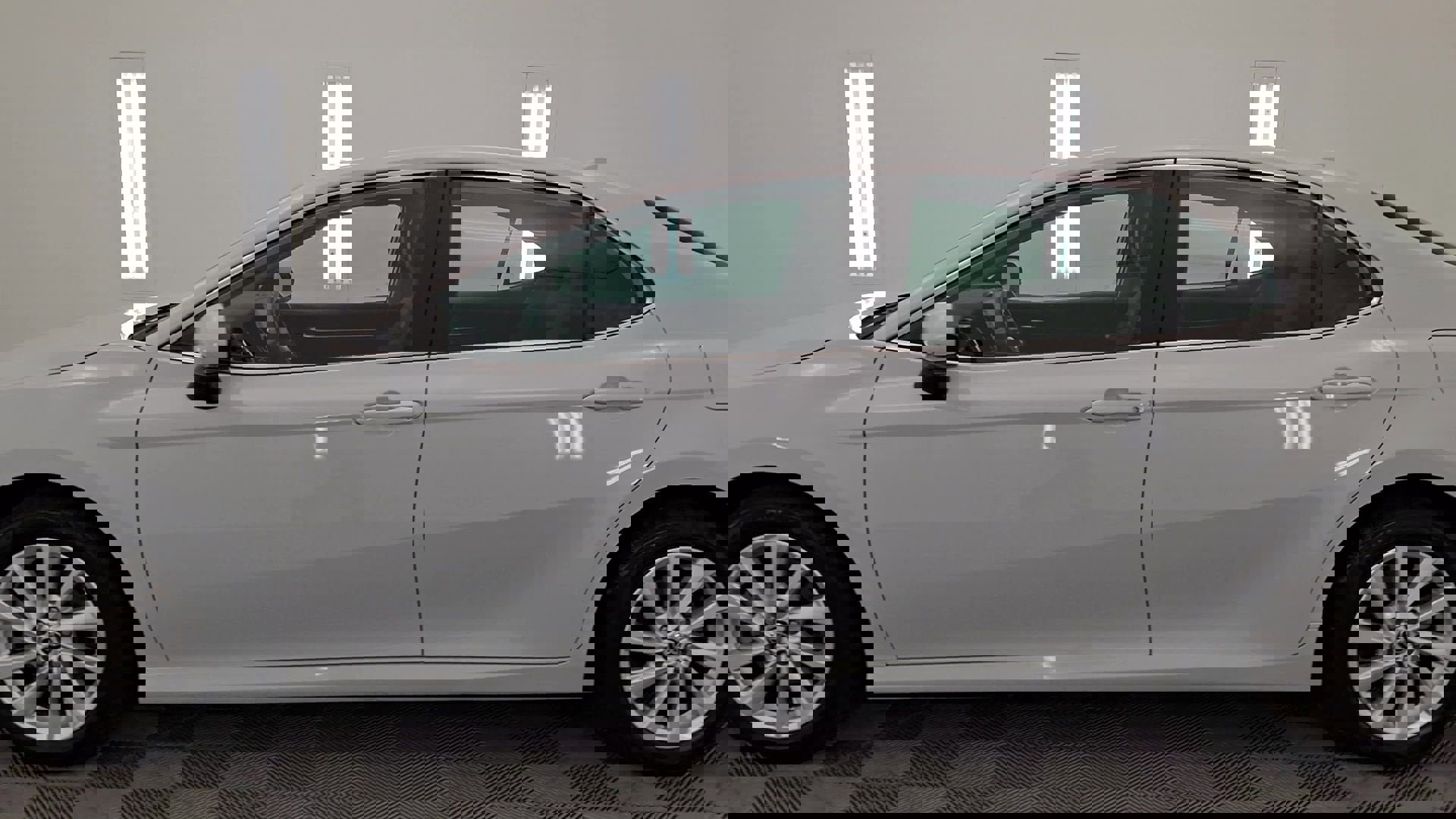 Used 2024 Toyota Camry LE image 9