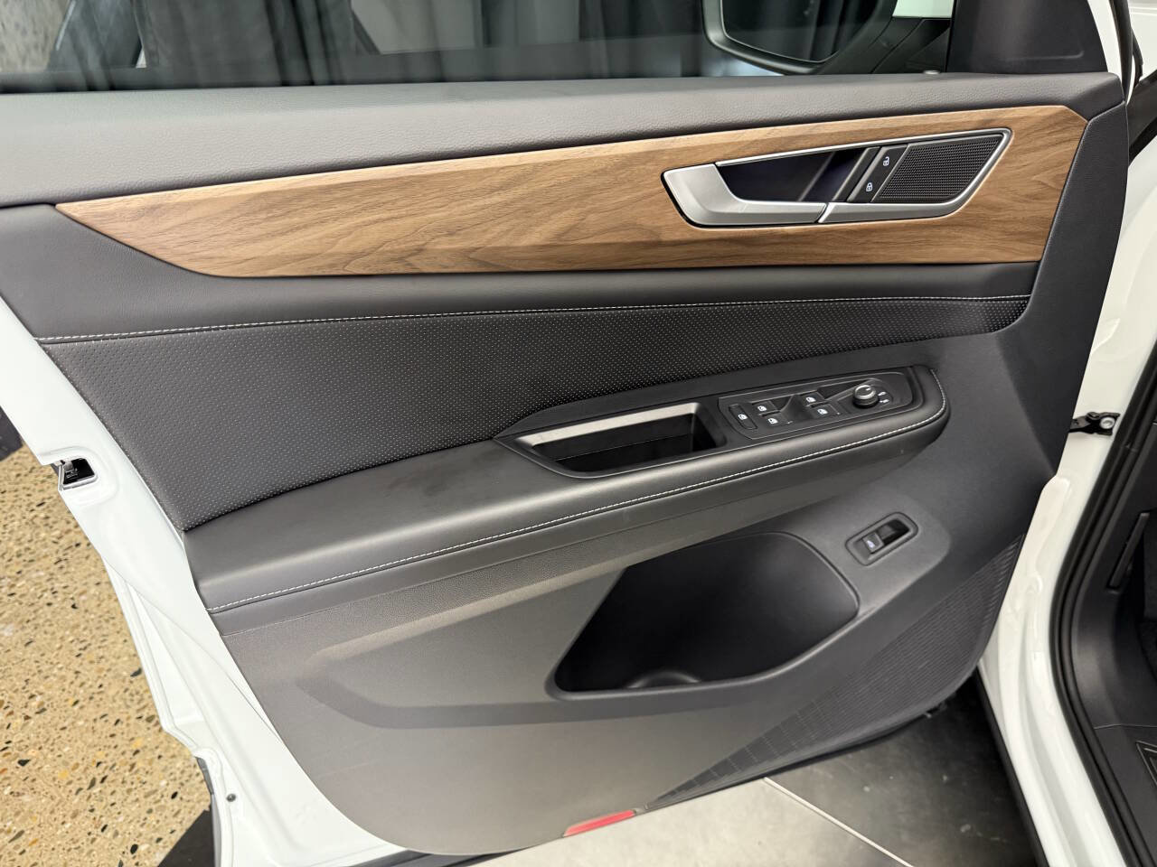 Used 2024 Volkswagen Atlas SE w/ Panoramic Sunroof Package image 19