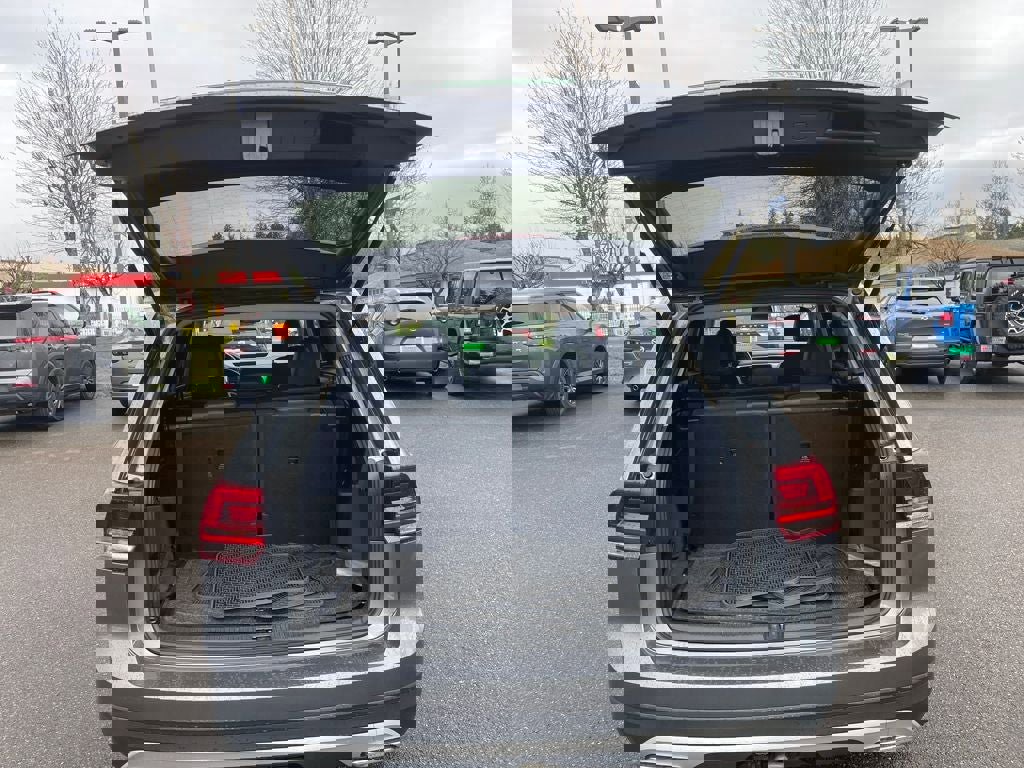 Used 2020 Volkswagen Atlas SE w/ Towing Package image 18