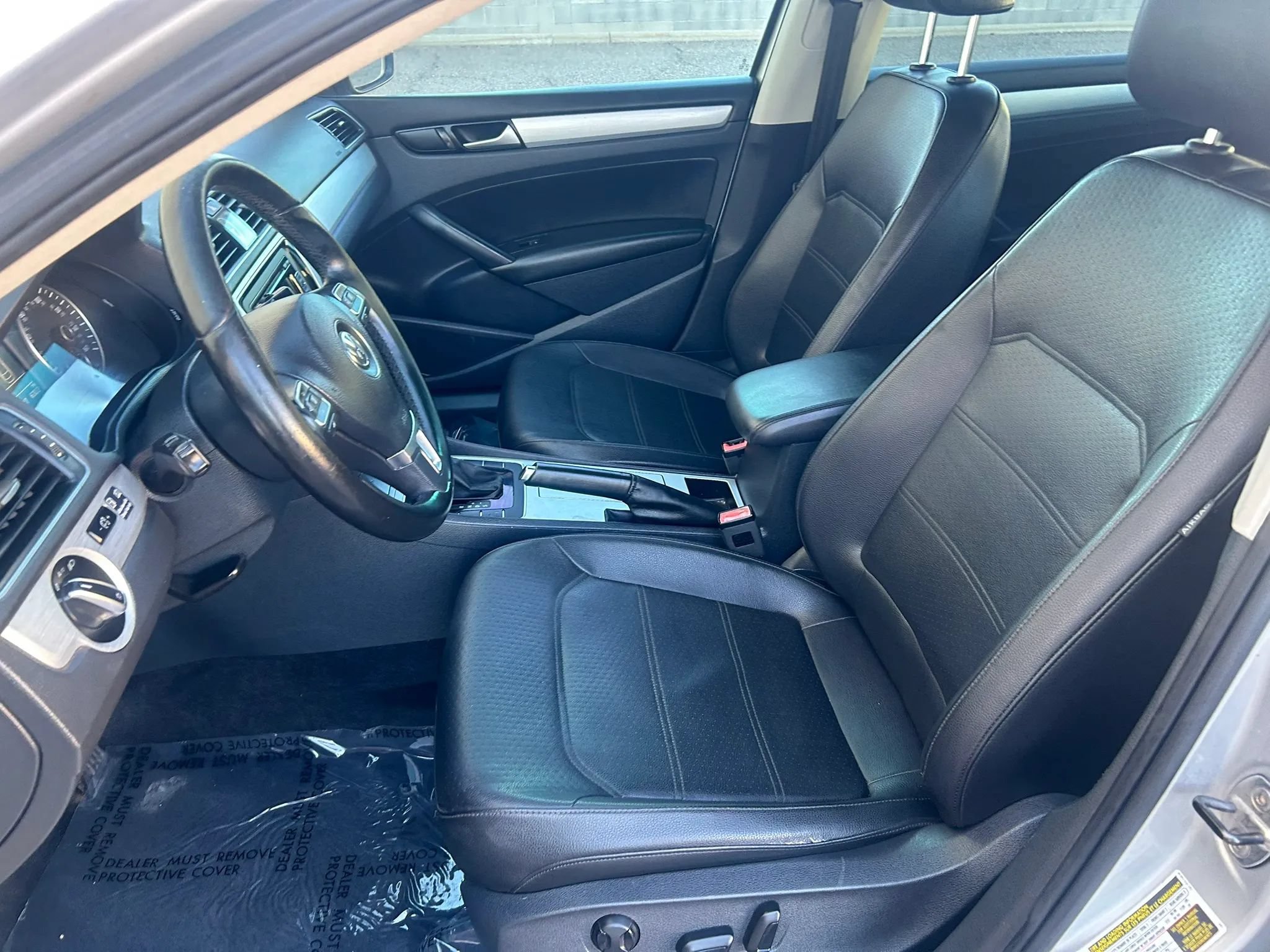 Used 2012 Volkswagen Passat TDI SE FWD image 10
