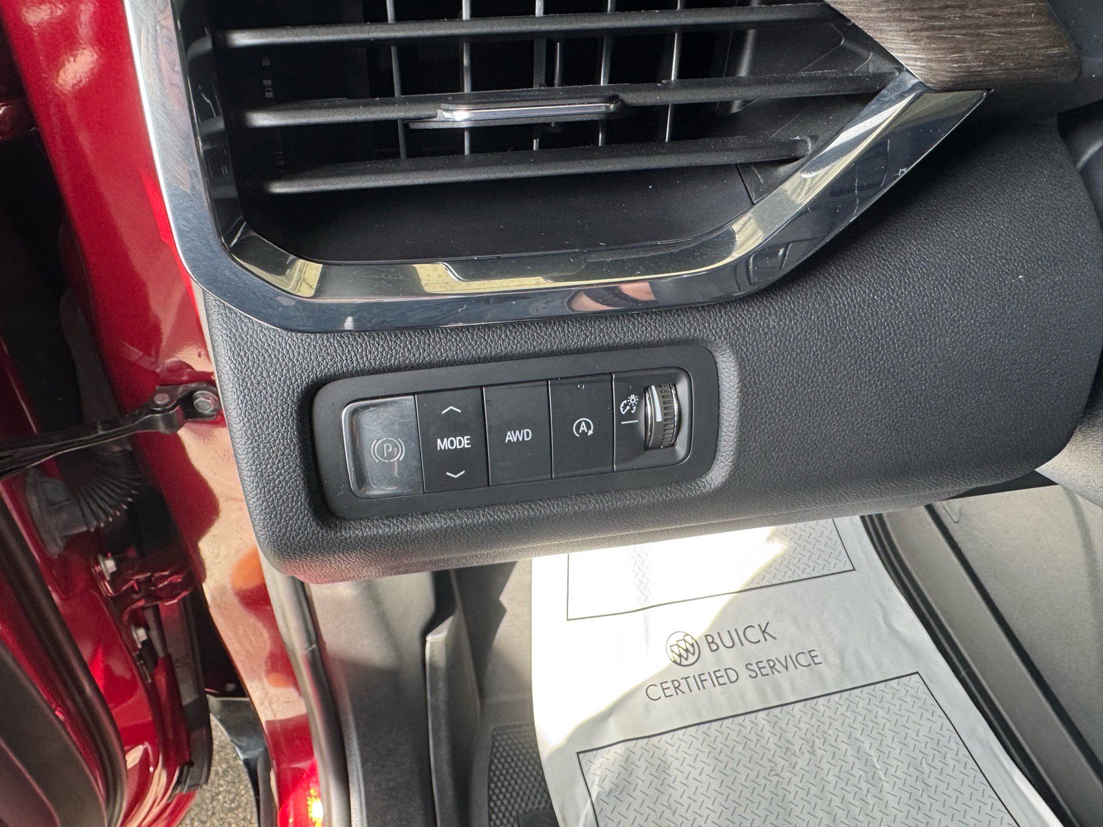 Certified 2024 GMC Acadia Denali w/ LPO, Floor Liner Package AWD/4WD image 20