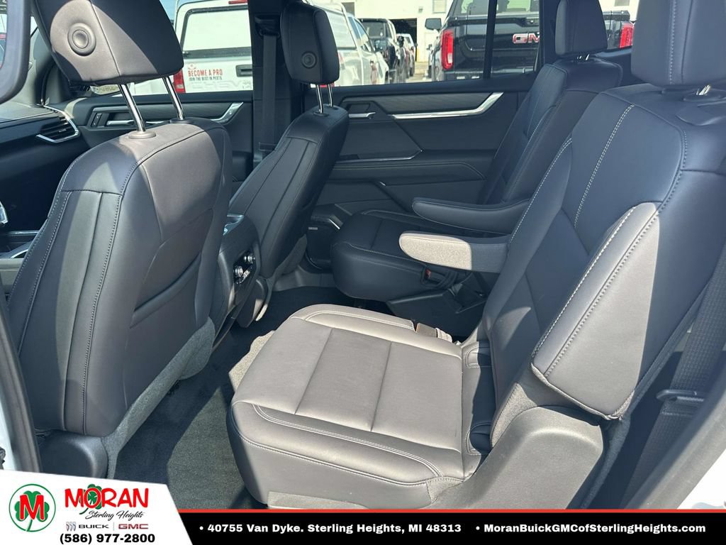 Certified 2024 GMC Acadia Elevation w/ Black Edition FWD image 12