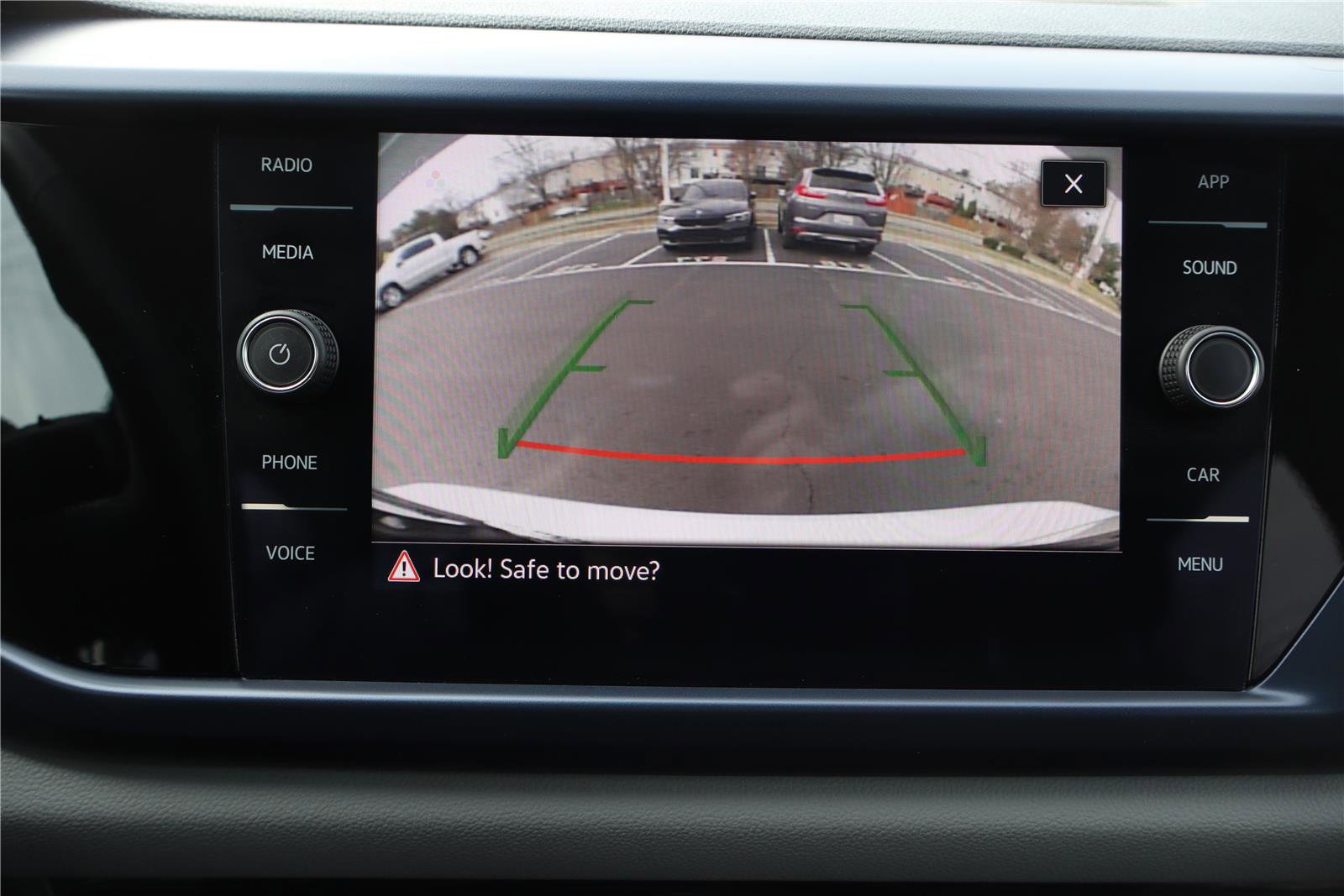 Certified 2022 Volkswagen Taos SE image 20