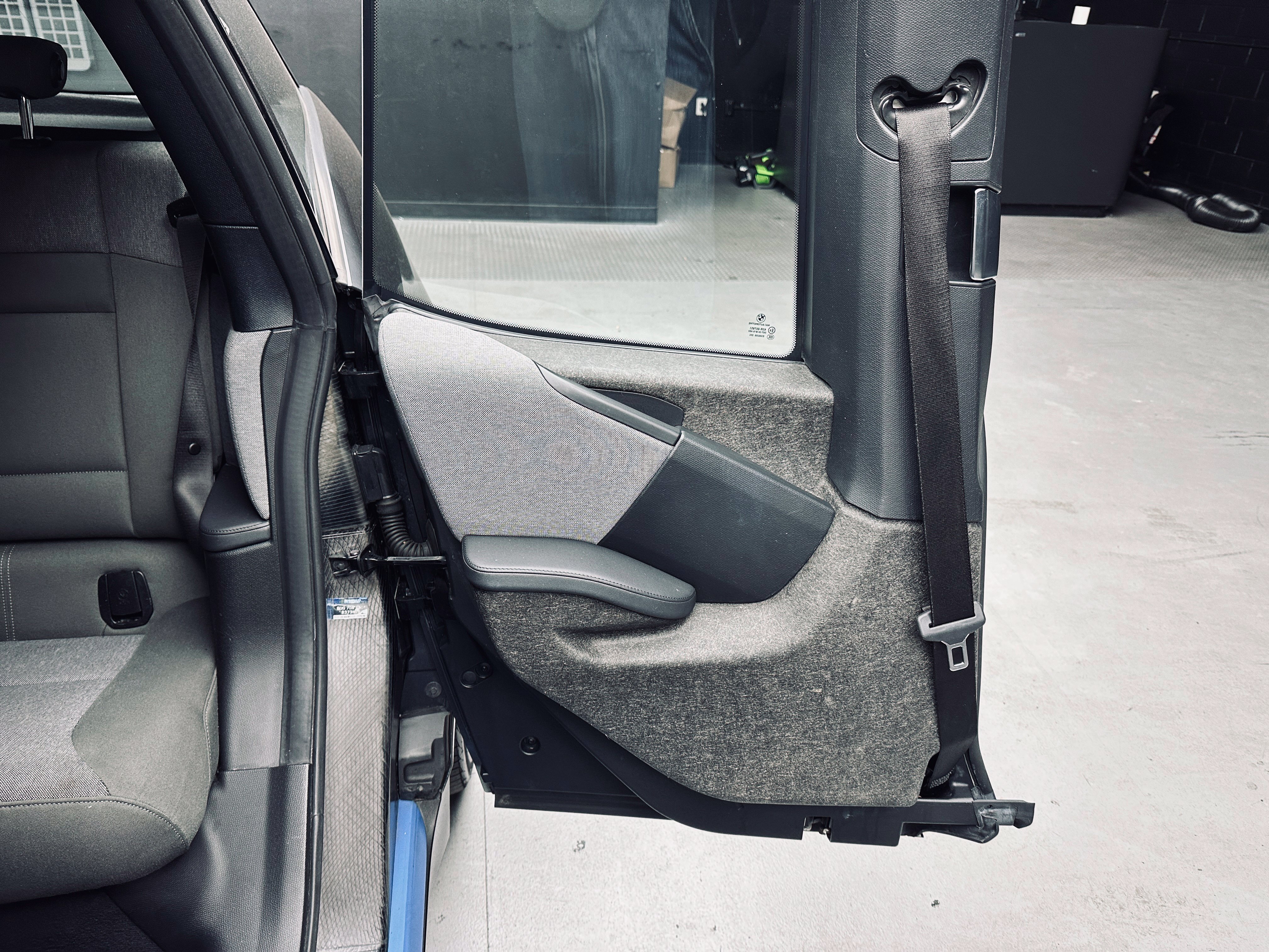 Used 2017 BMW i3 w/ Range Extender RWD image 23