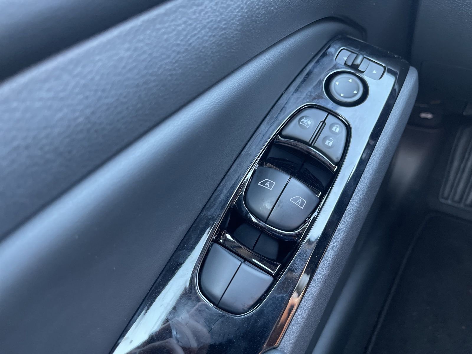 New 2025 Nissan Altima 2.5 SL image 39