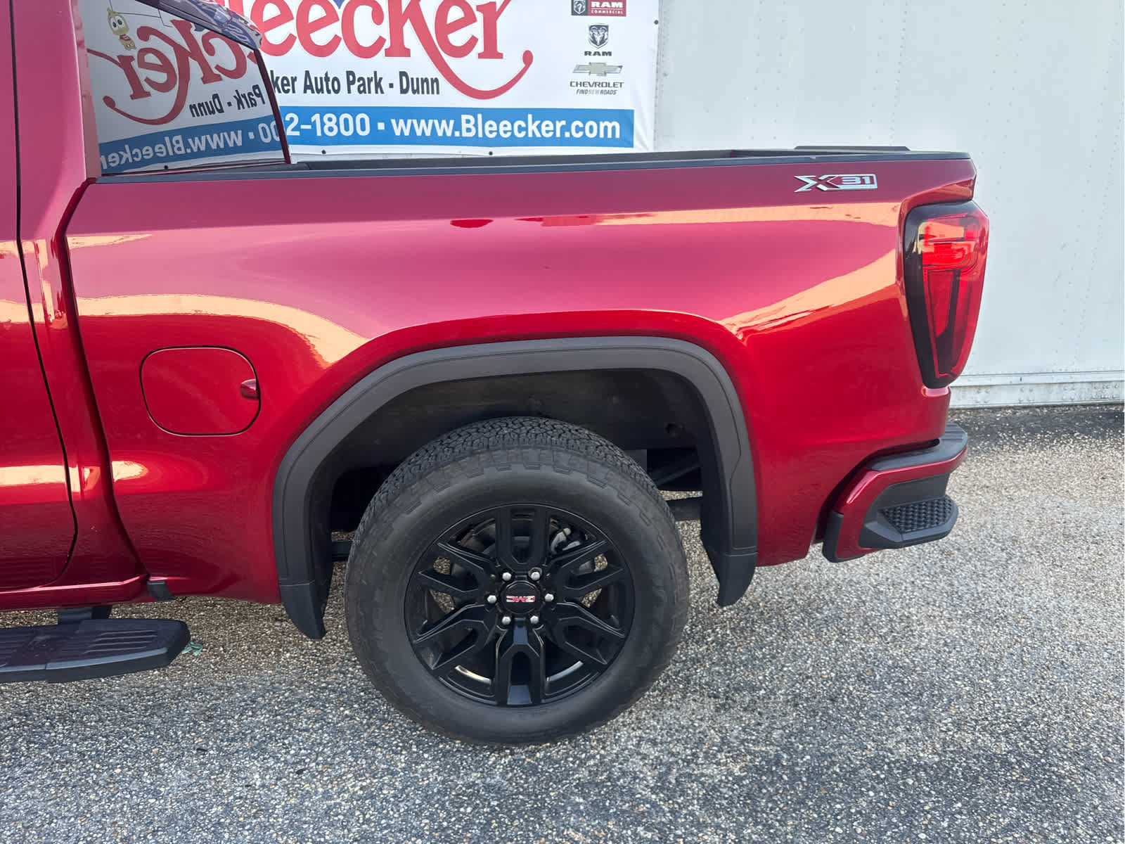 Used 2023 GMC Sierra 1500 Elevation AWD/4WD image 19