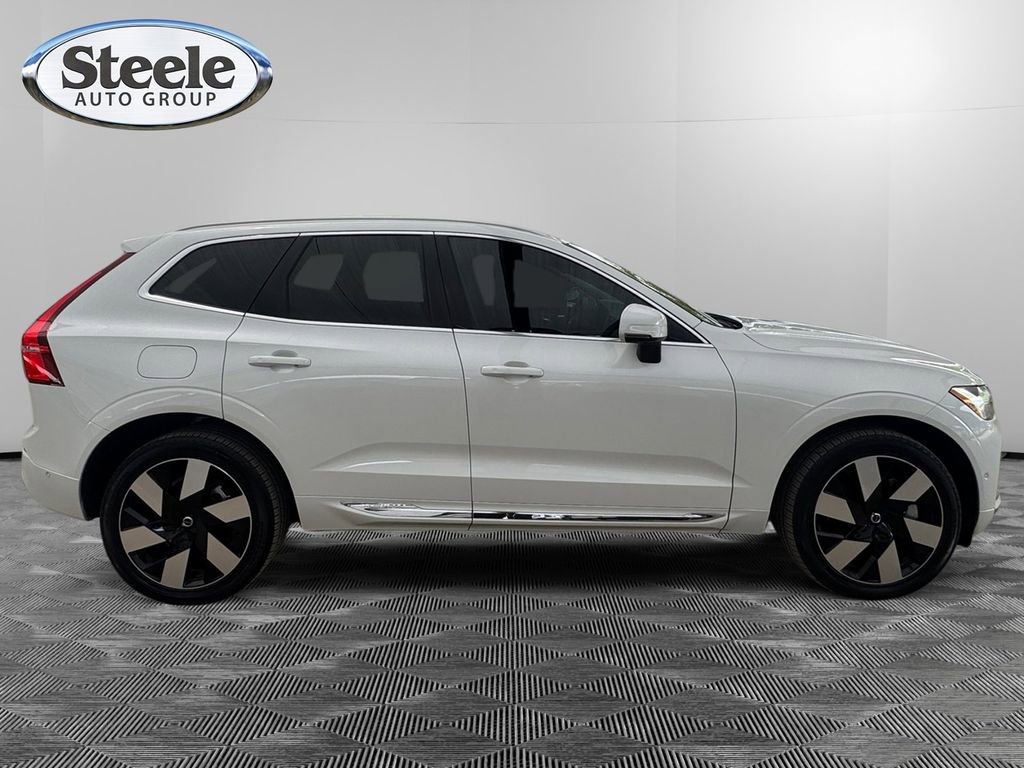 Used 2023 Volvo XC60 T8 Plus AWD/4WD image 6