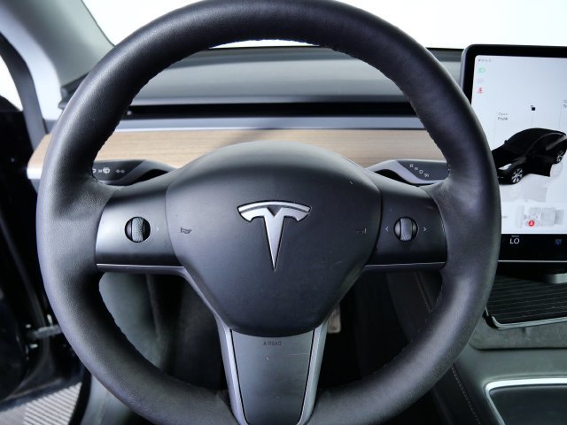 Used 2023 Tesla Model Y Long Range AWD/4WD image 26