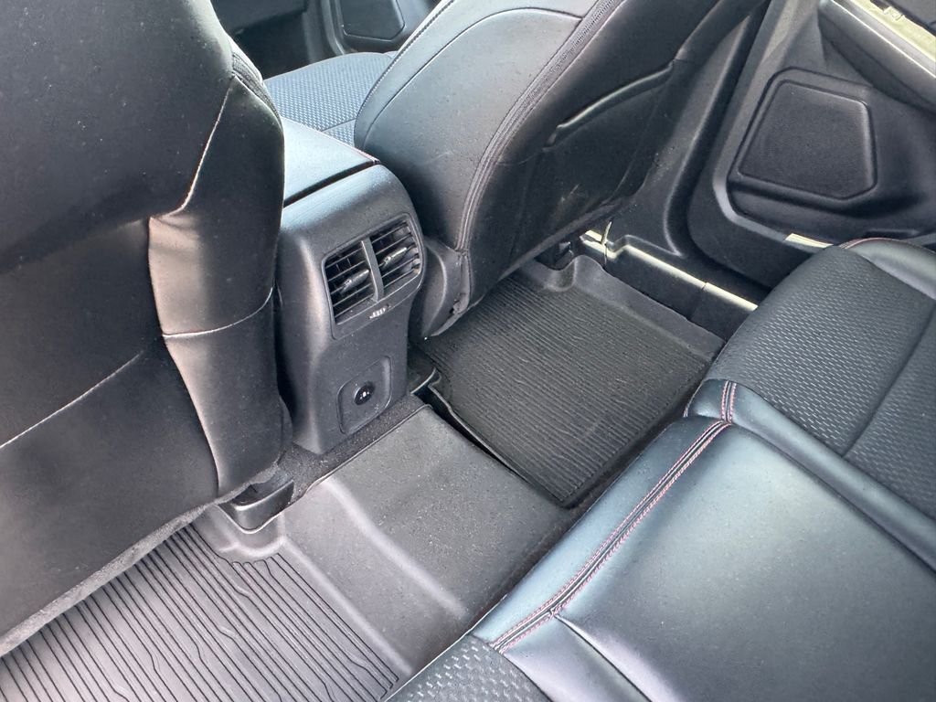 Used 2025 Ford Escape ST-Line AWD/4WD image 17