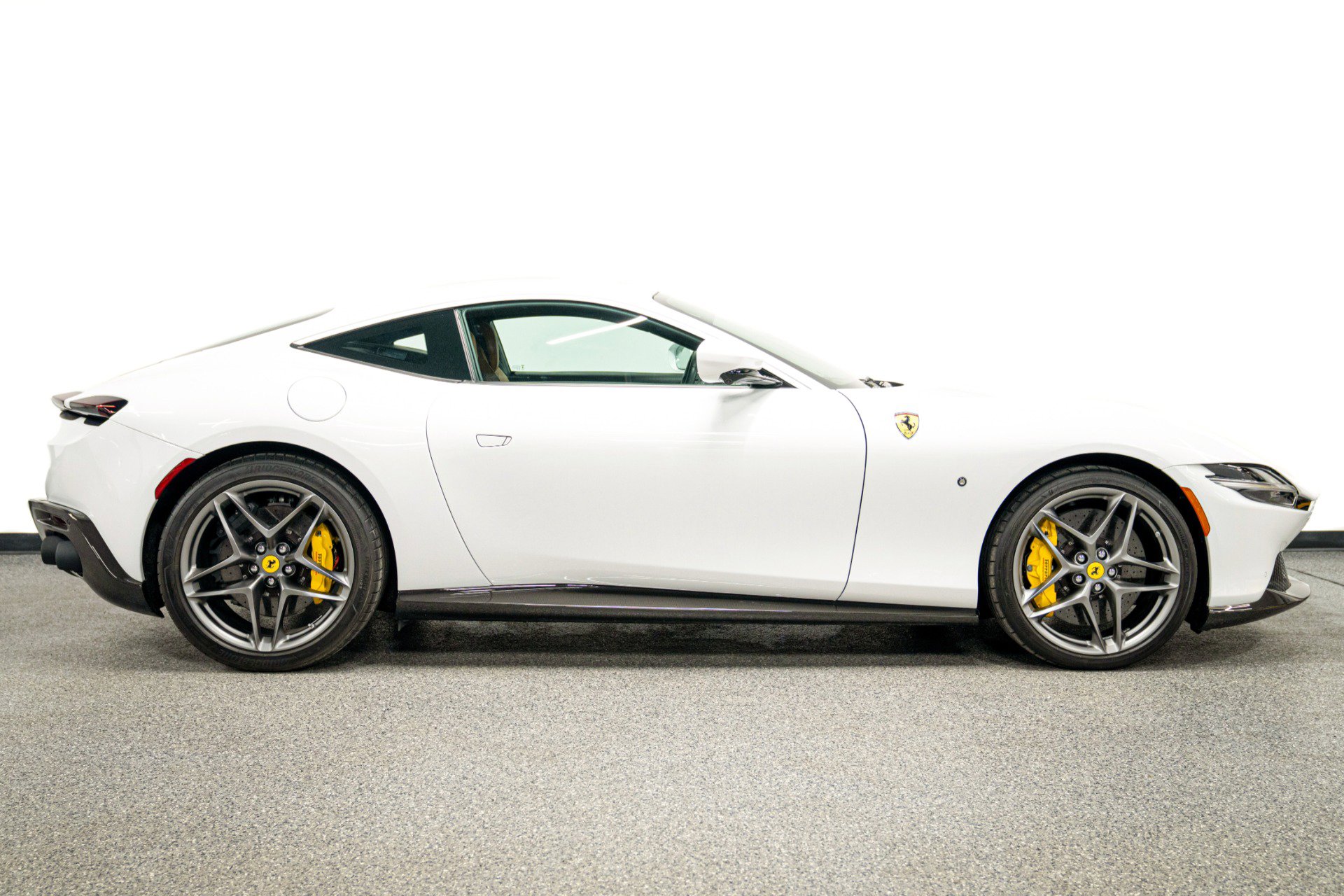 Used 2022 Ferrari Roma image 39