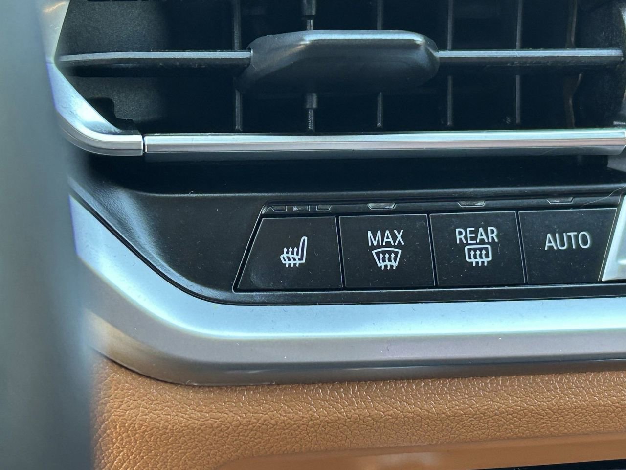 Used 2021 BMW 430i Coupe w/ Premium Package RWD image 32