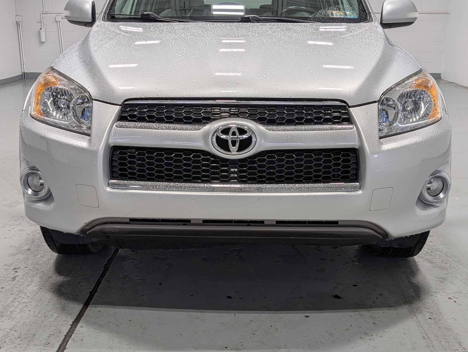 Used 2011 Toyota RAV4 Limited w/ Limited Extra Value Pkg AWD/4WD image 2