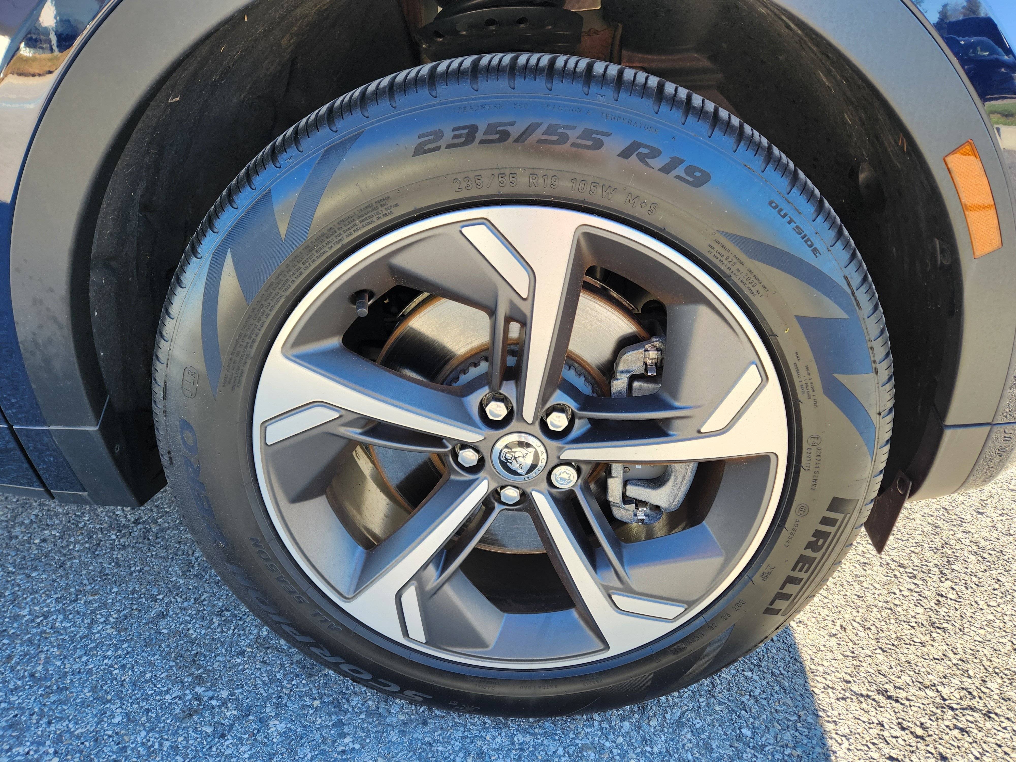 Certified 2024 Jaguar E-PACE R-Dynamic SE AWD/4WD image 7