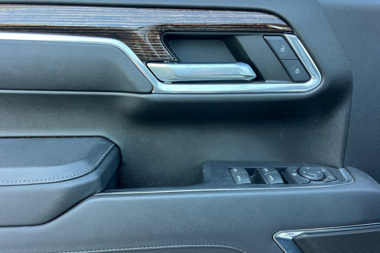 Used 2023 GMC Sierra 1500 Elevation image 11