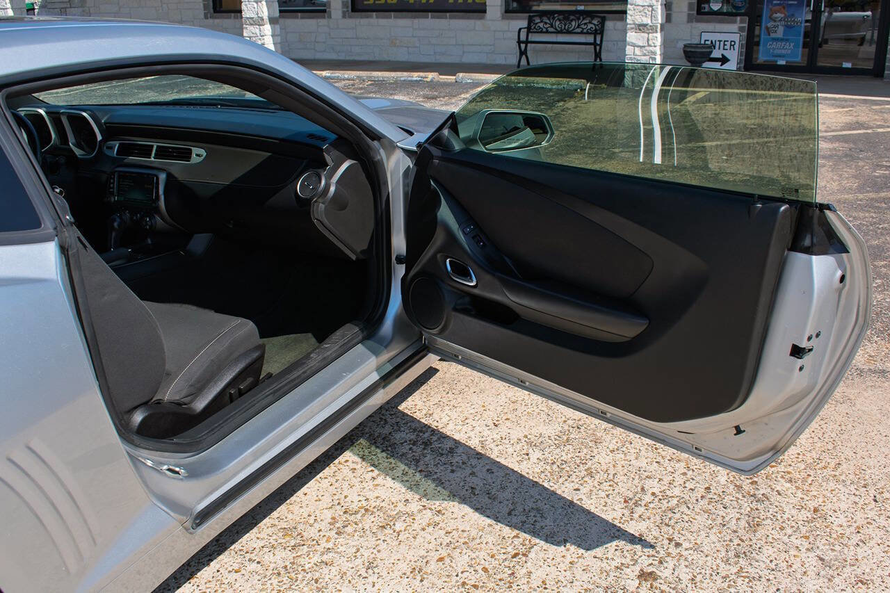 Used 2014 Chevrolet Camaro LT RWD image 30