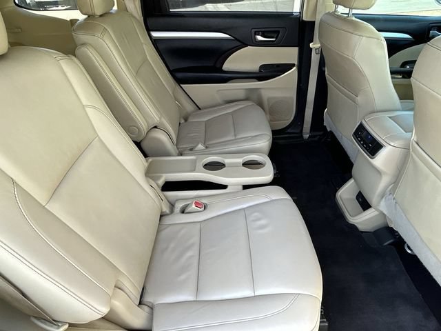Used 2018 Toyota Highlander XLE FWD image 14