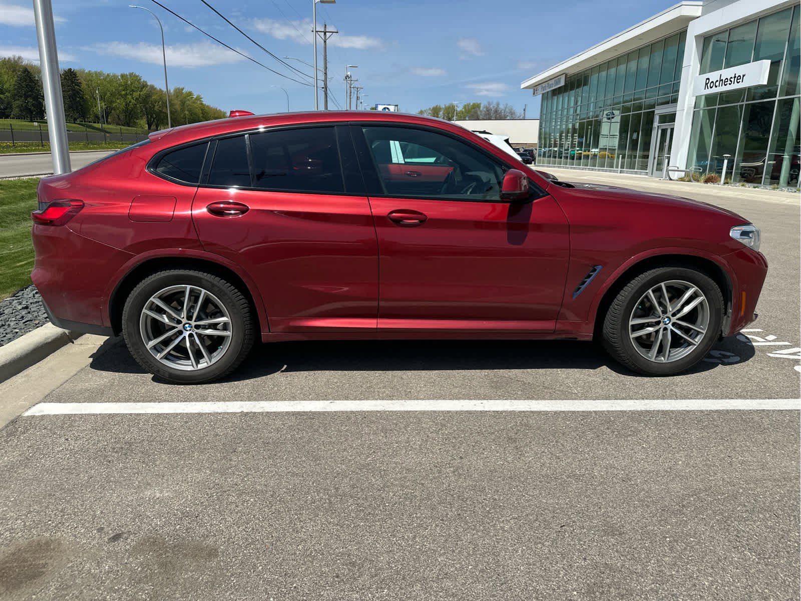 Used 2019 BMW X4 xDrive30i w/ M Sport Package AWD/4WD image 8
