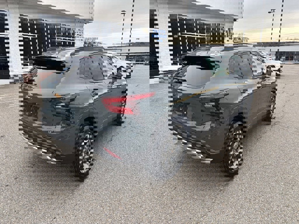 New 2026 Chevrolet Trax LT w/ Driver Confidence Package image 7